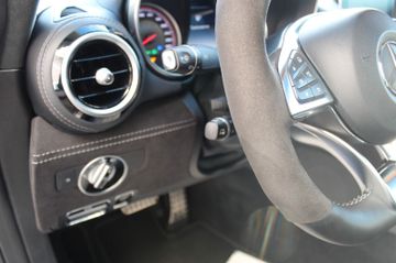 Fahrzeugabbildung Mercedes-Benz AMG GT 4.0 V8 DCT PERFSITZE-PANO-BURMESTER-GTR