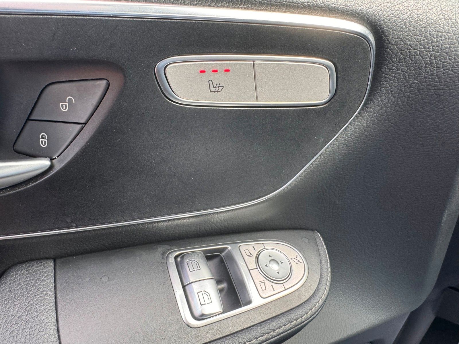 Fahrzeugabbildung Mercedes-Benz V 300 d AVANTGARDE Extral DISTRONIC 360Kamera