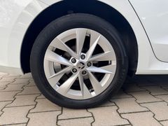 SKODA Octavia Combi 2.0 TDI Style*HEAD UP*MATRIX*