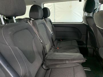 Mercedes V 220 - 5