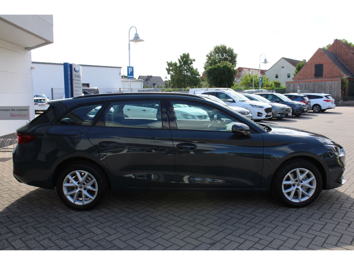 Fahrzeugabbildung SEAT Leon Sportstourer Style LED GRA WiPa RFK FullLin