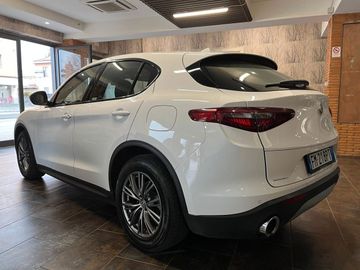 Alfa-Romeo Stelvio - 7
