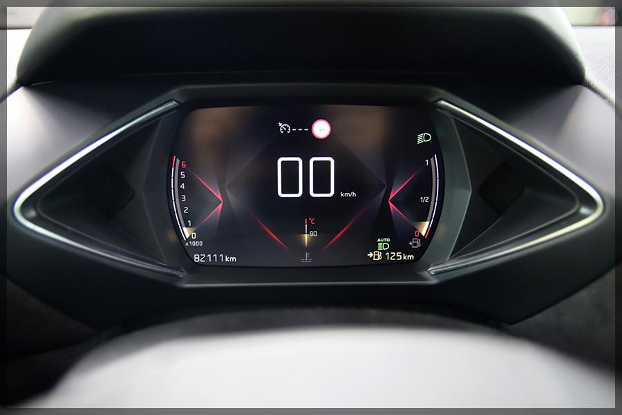 DS Automobiles DS3 DS 3 Crossback Performance Line ANDROID