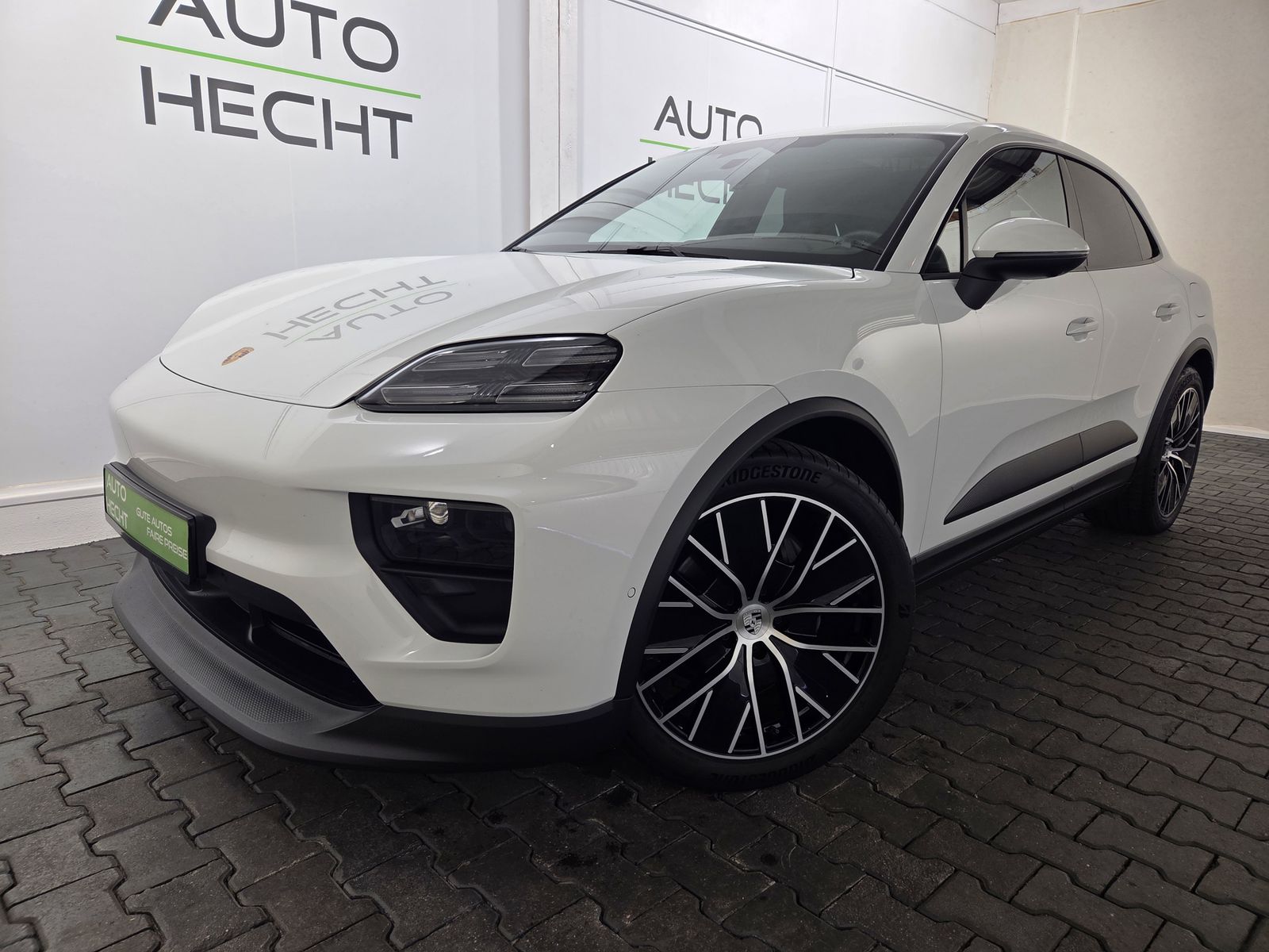 Porsche Macan Electric AHK, Beifahrer-Displ., 360°, Pano