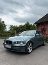 BMW E36 320i - BMW 320 aus 1995: 320i