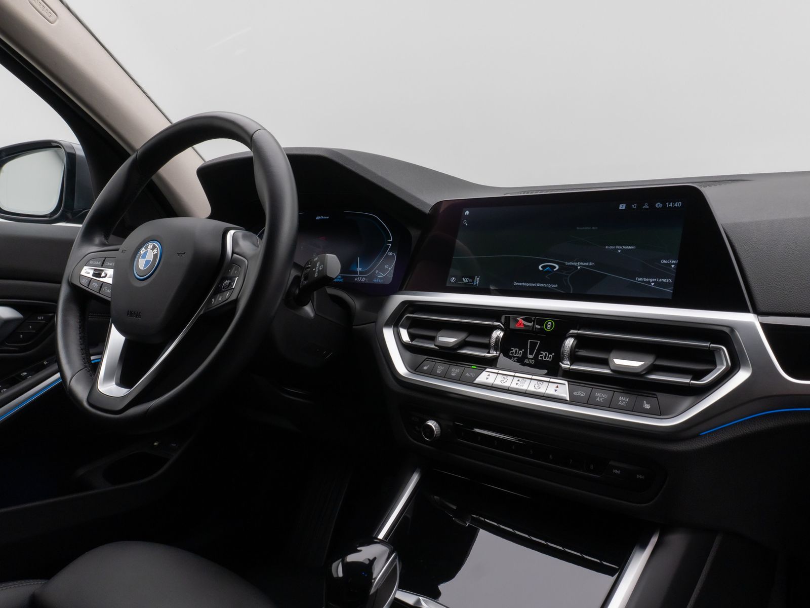 Fahrzeugabbildung BMW 330e SportLine Laser Kamera HUD DAB HiFi Komfort