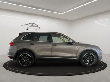 Porsche Cayenne - 5