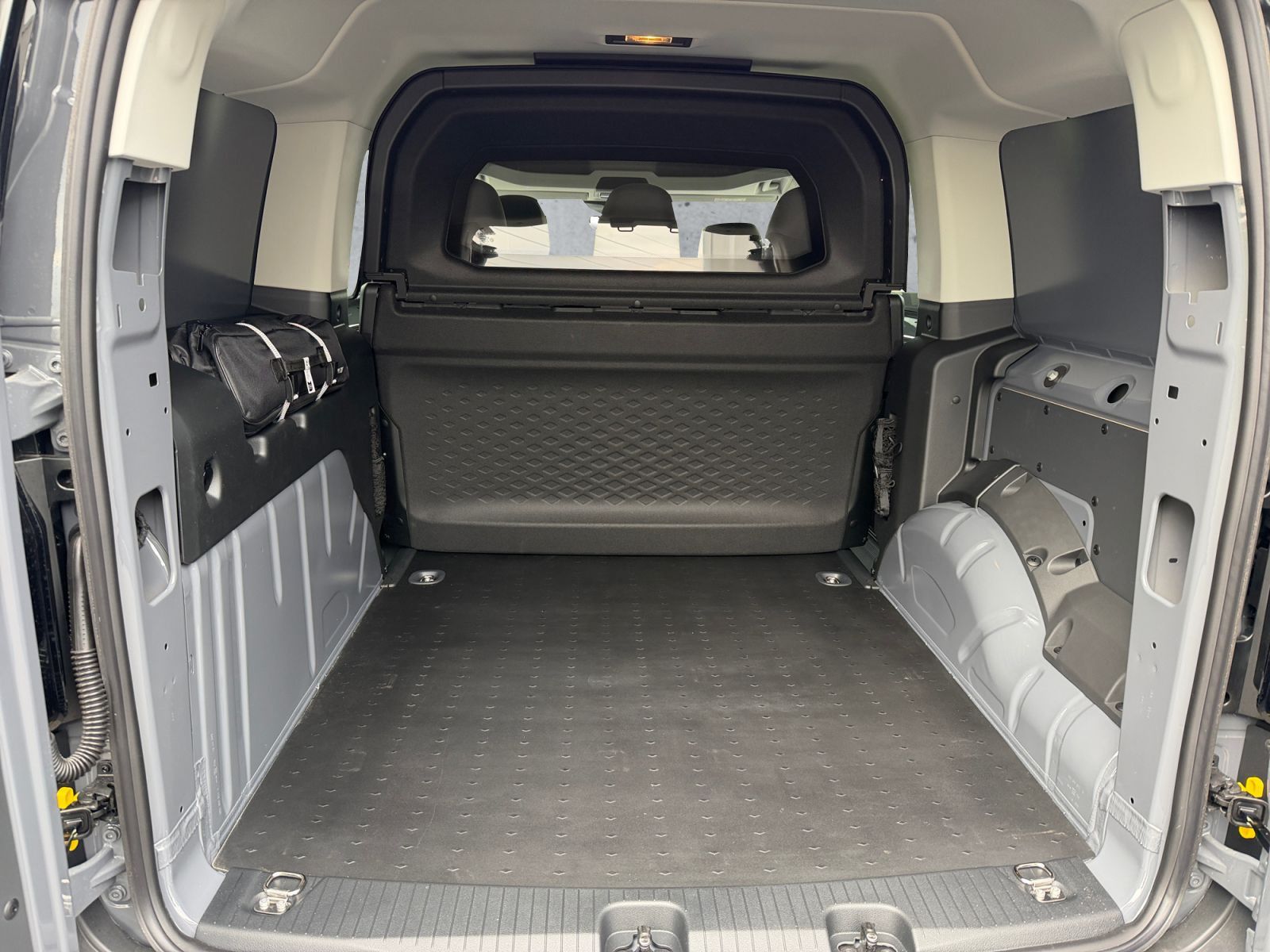 Volkswagen Caddy Maxi - Bild 14