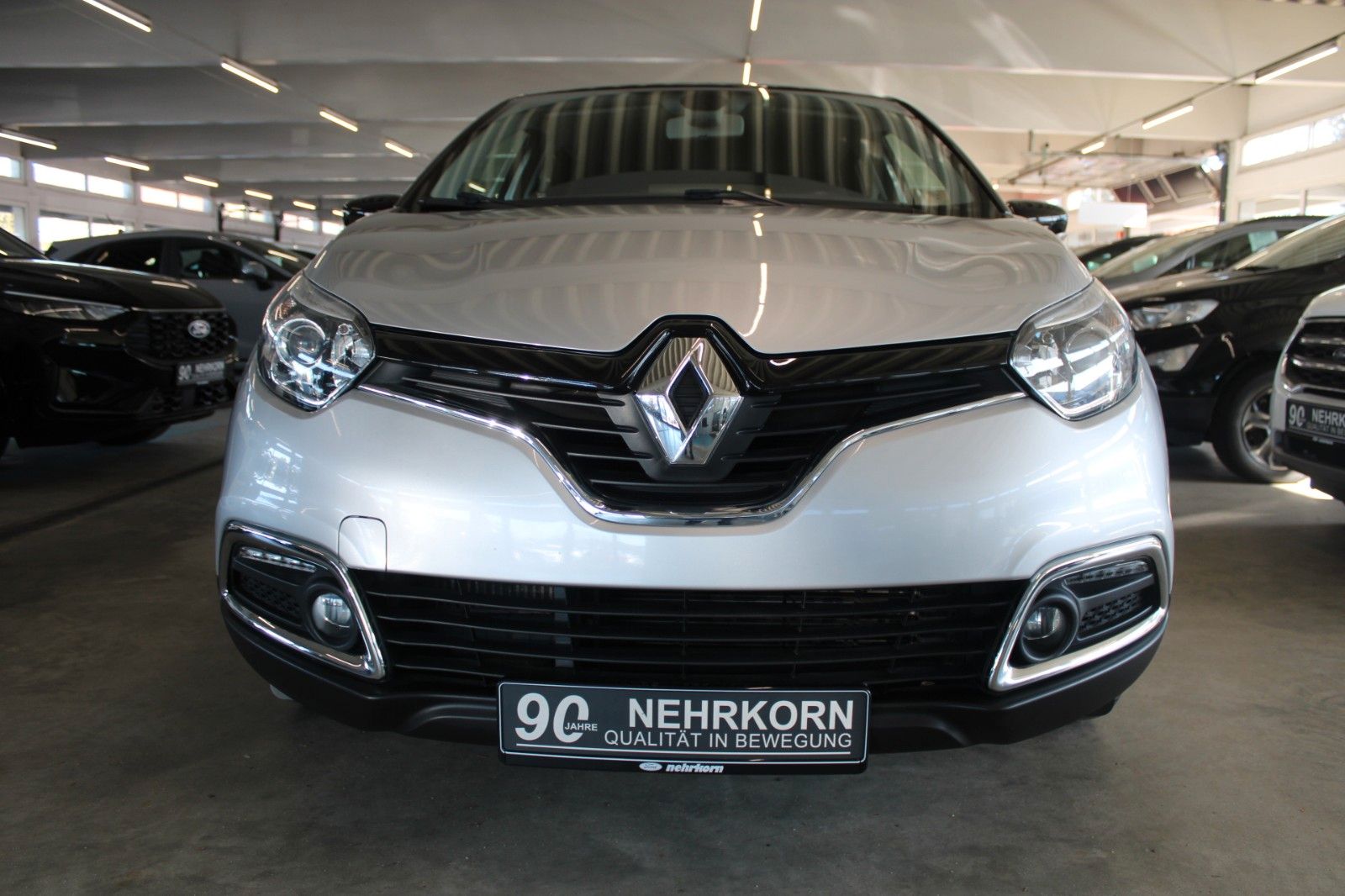 Fahrzeugabbildung Renault Captur Luxe 120 AUTOMATIK AHK NAVI CAM Klimaauto