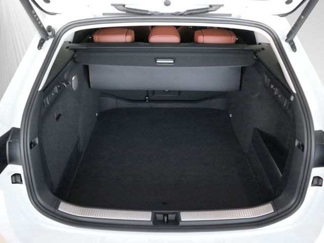 Skoda Superb Combi L&K AHK Standh. LuftLeder VC Travel
