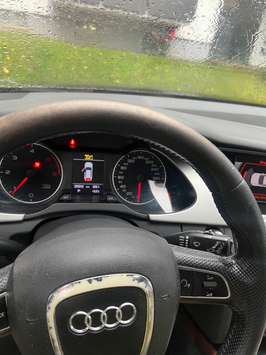 Audi A4 2011 — photo 12
