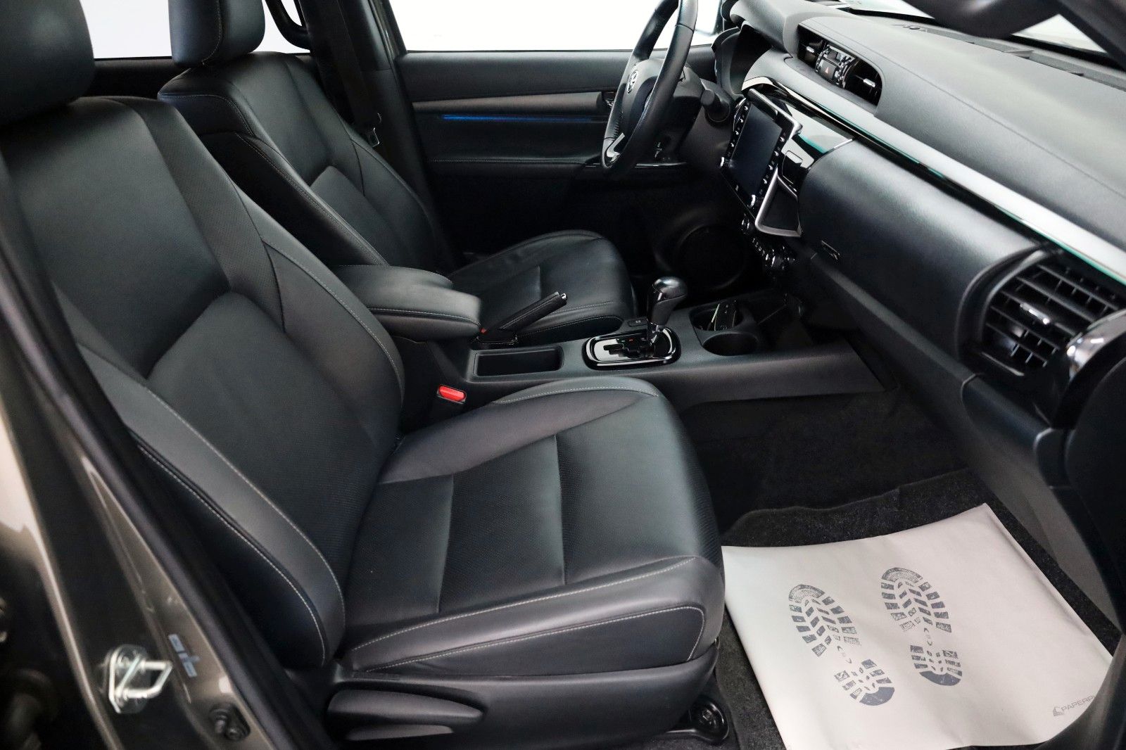 Fahrzeugabbildung Toyota Hilux 2.8 D-4D Invincible 4WD, ACC,JBL Sound,AHK