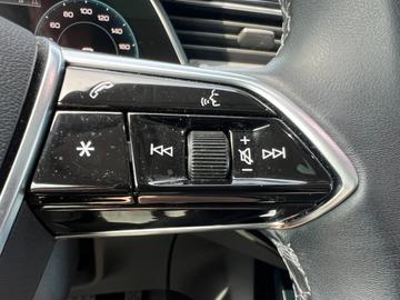 2024 AUDI Q8 E-TRON — миниатюра 15