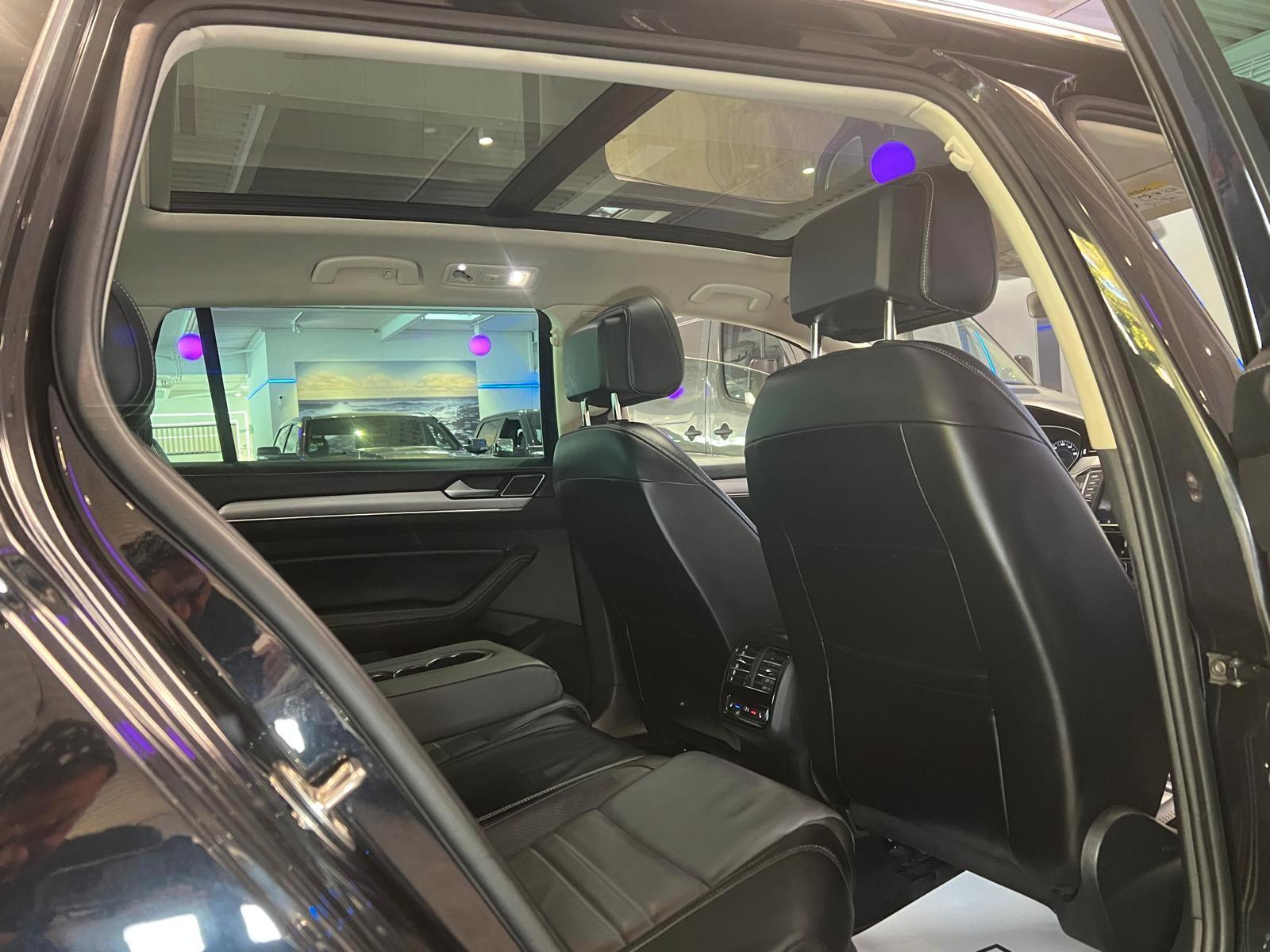 Volkswagen Passat Variant R-Line 4Motion*Pano*360°*AHK*DSG