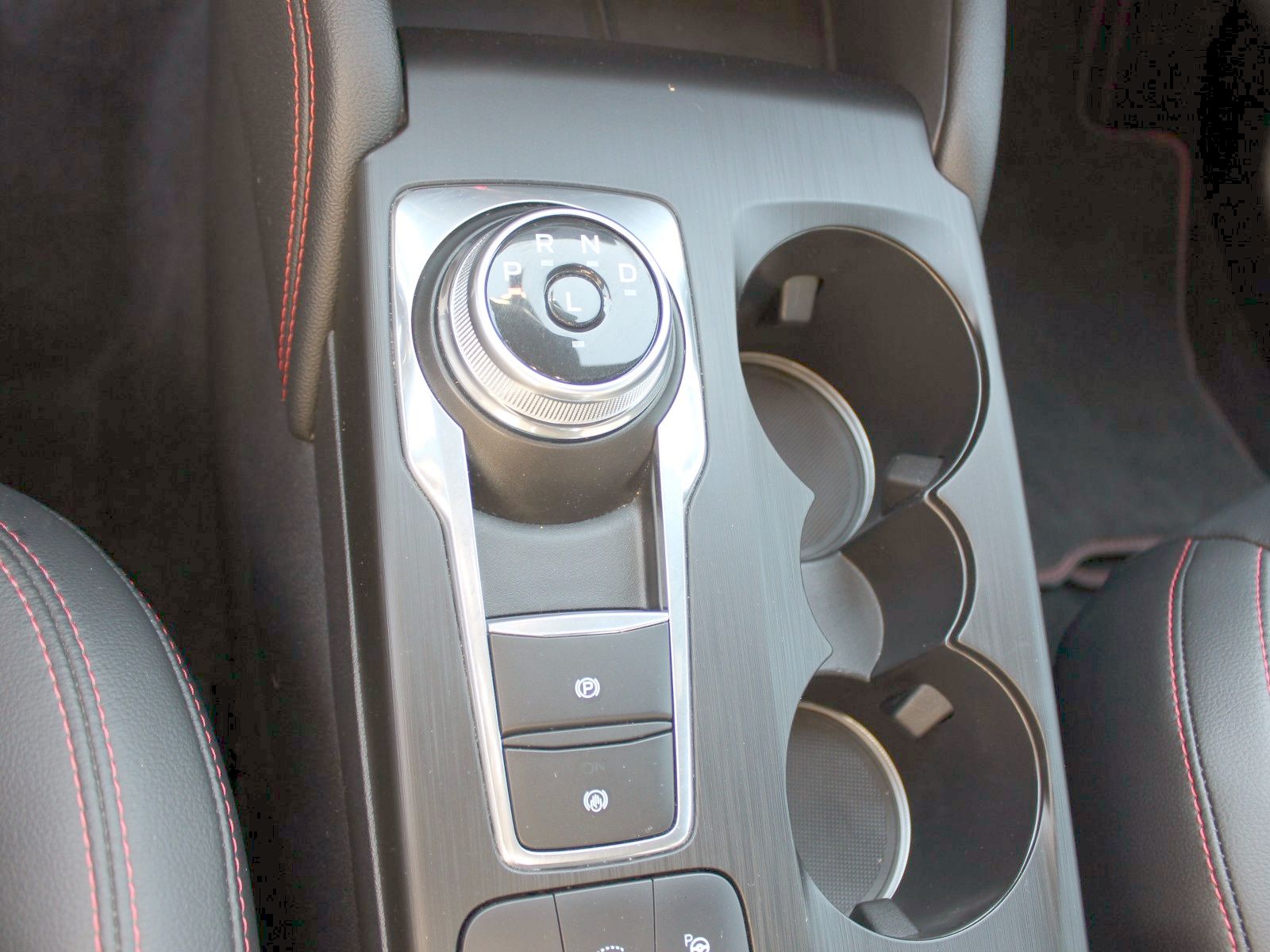 Fahrzeugabbildung Ford Kuga Plug-In Hybrid ST-Line X 2,5 Duratec