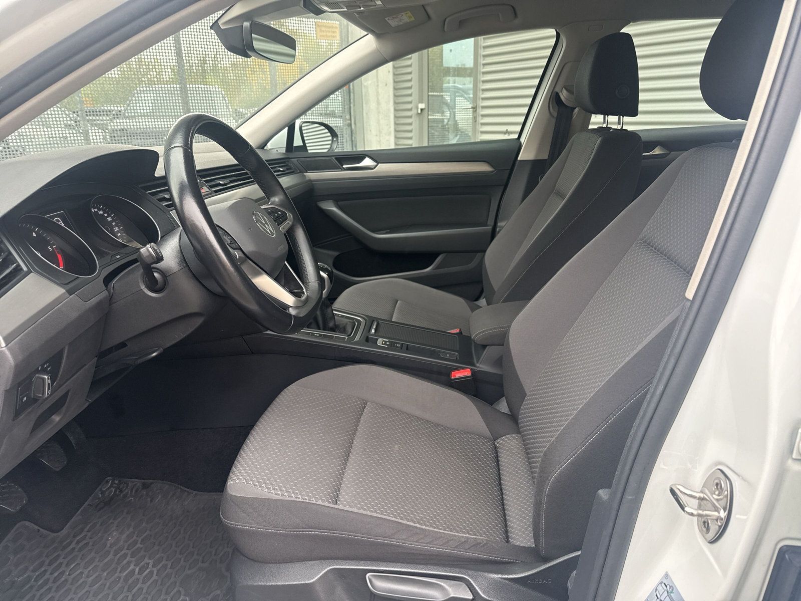 Fahrzeugabbildung Volkswagen Passat Variant 2.0 TDI LED NAVI KAMERA SHZ