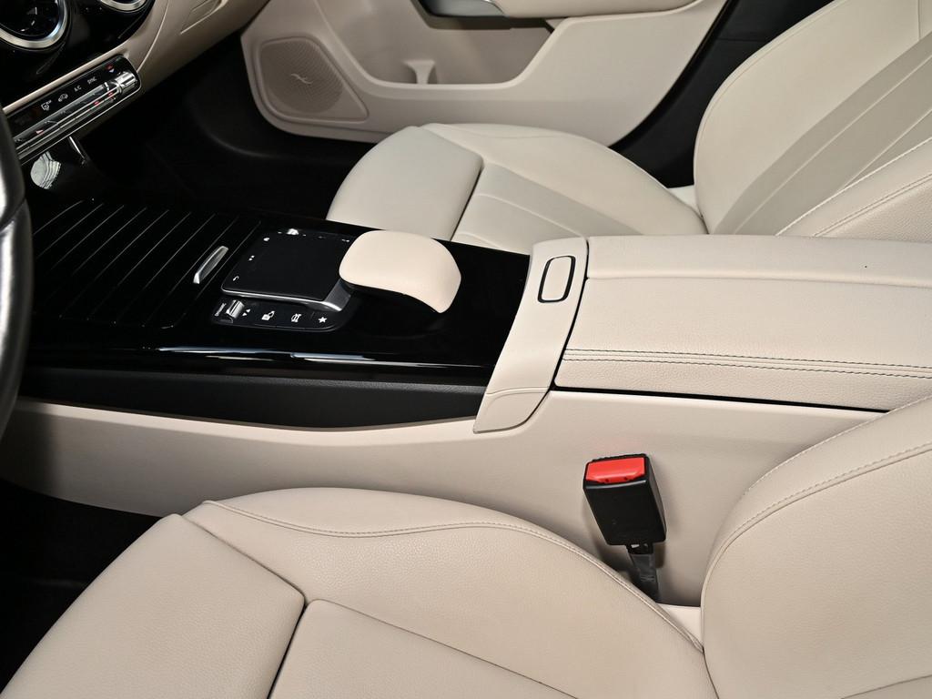 Mercedes-Benz A 250 Limo Progressive PANO MULTIB. LED 360° SHZ