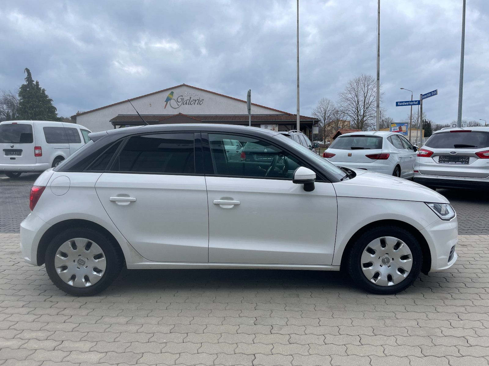Fahrzeugabbildung Audi A1 Sportback Klima, SHZ, PDC, Lichtsensor