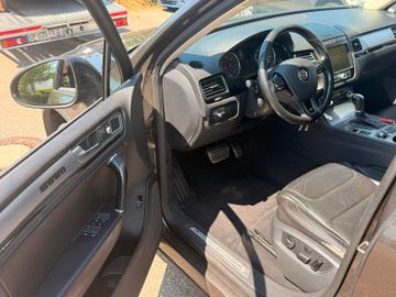 Volkswagen Touareg - 11
