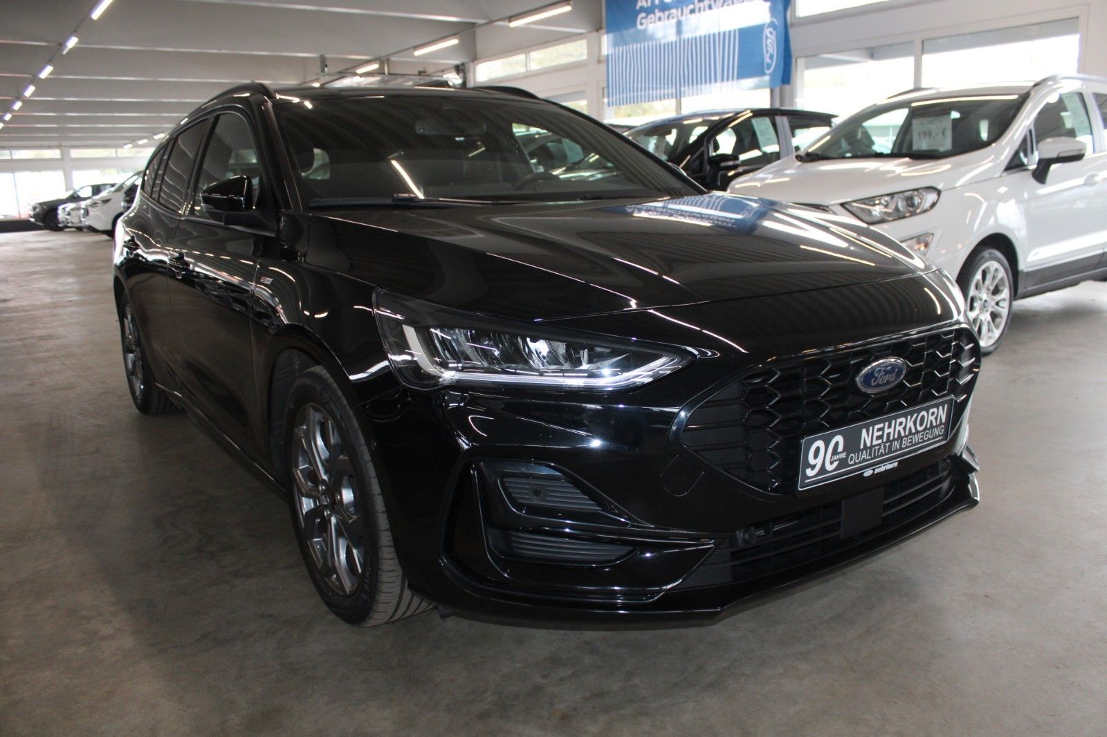 Fahrzeugabbildung Ford Focus ST-LINE Turnier Automatik LED NAVI CAM AHK