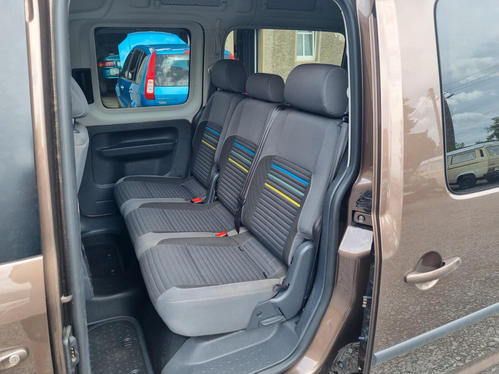 Volkswagen Caddy 2,0TDI 103kW Maxi Soccer Rollstuhlrampe