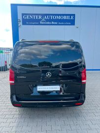 Mercedes V 220 - 11