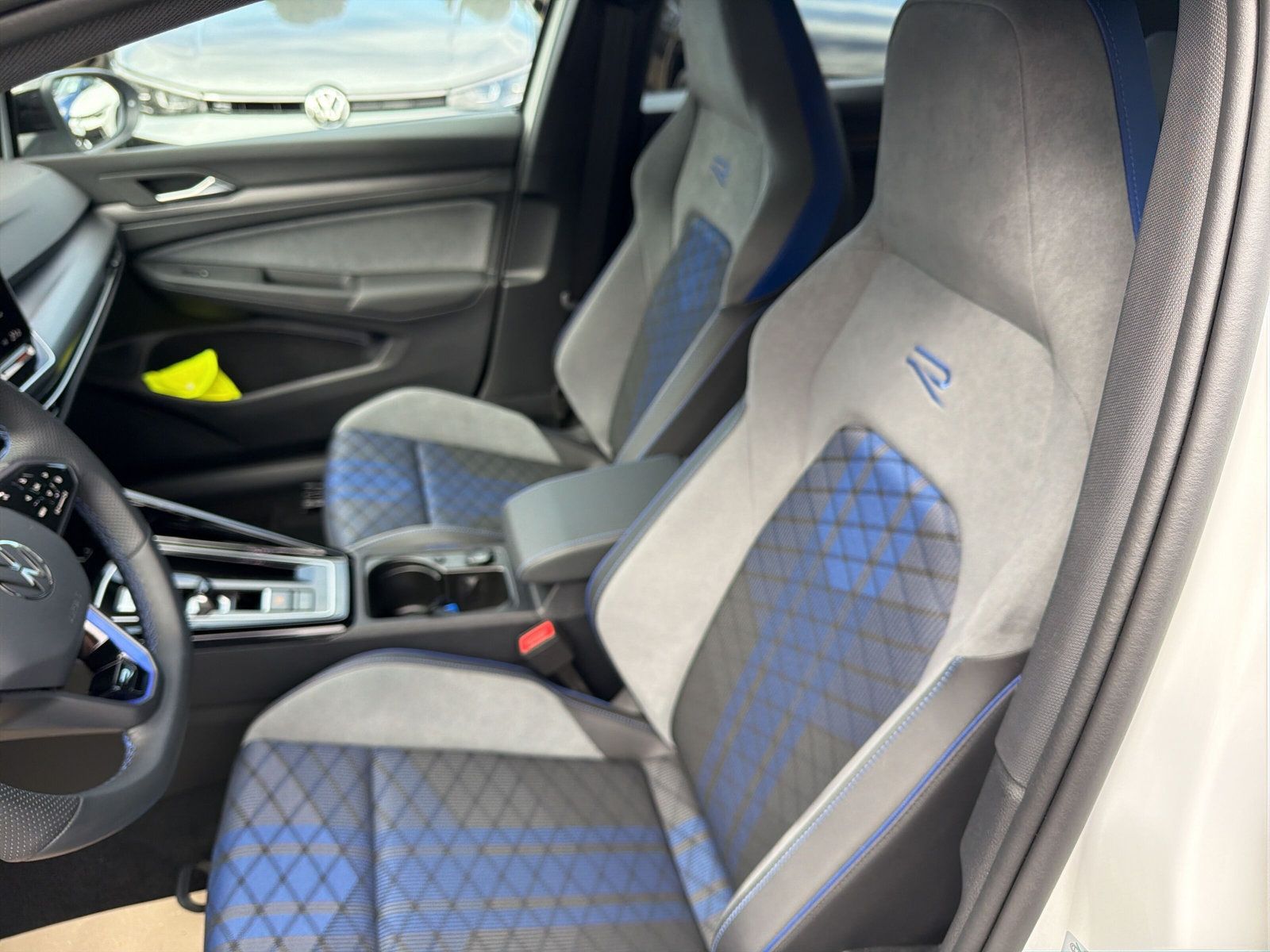 Golf R 4M Navi PANO Harman Kardon Black Style