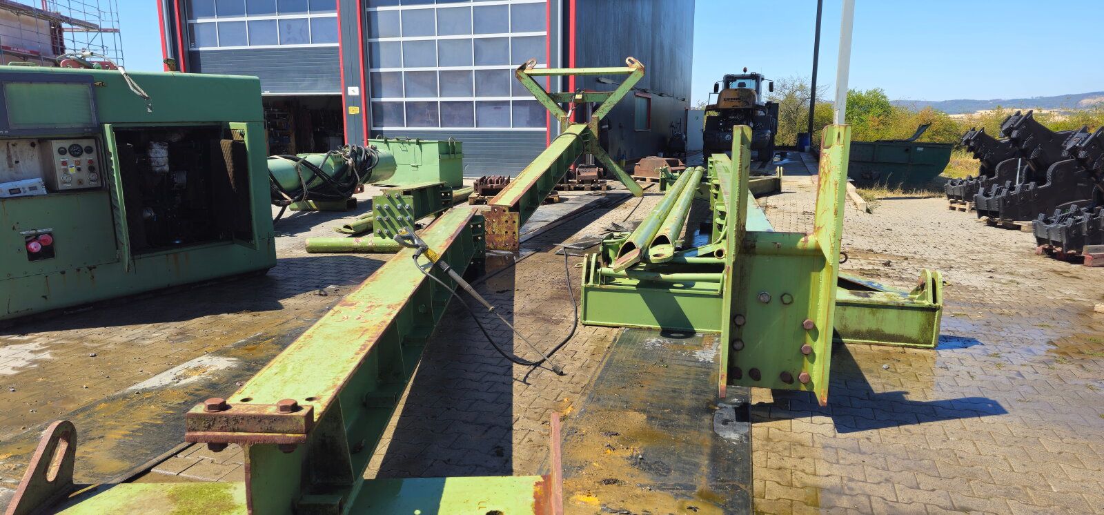 Fahrzeugabbildung IHC S-35 Hydrohammer / Powerpack / Schwenkmäkler