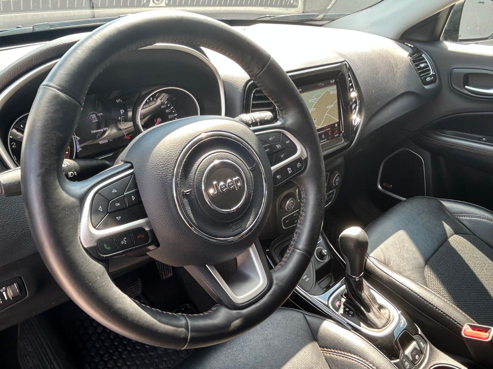 Fahrzeugabbildung Jeep Compass 1.4 Limited 4x4 Automatic Kamera beats