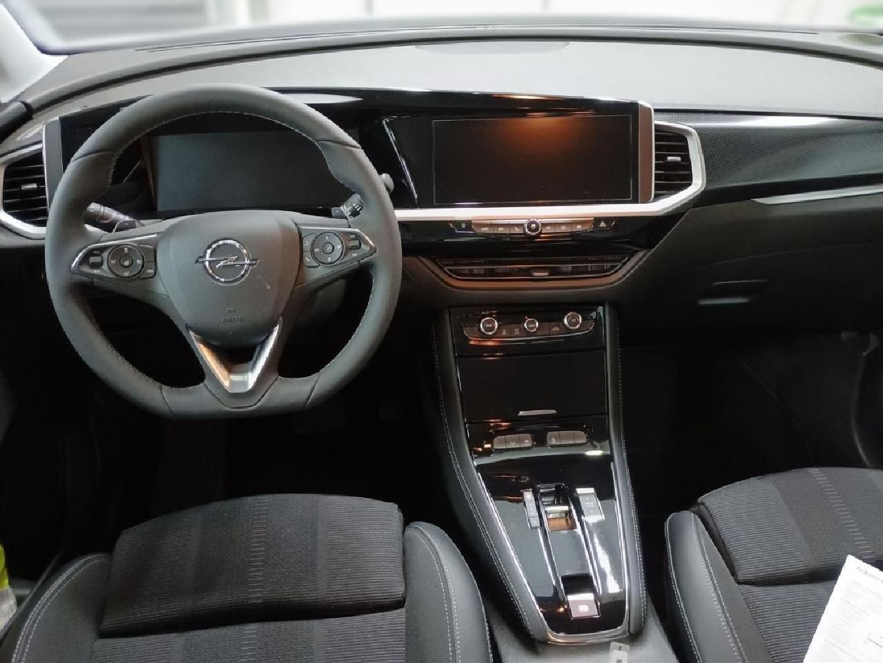 Fahrzeugabbildung Opel Grandland 1.2T GS  AT8 - Navi, 360°Kamera, Nebel