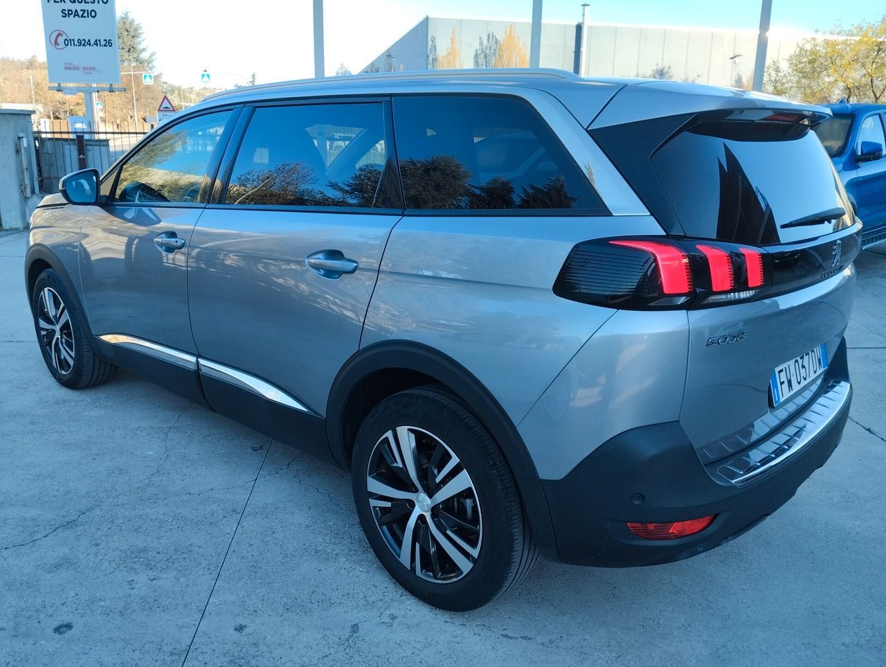 Peugeot 5008 BlueHDi 130 S&S Allure 7 POSTI imagem 3