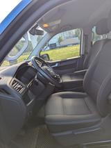 Volkswagen T6 Multivan 4motion, Kindersitze - Volkswagen: Blau, Multivan Motion