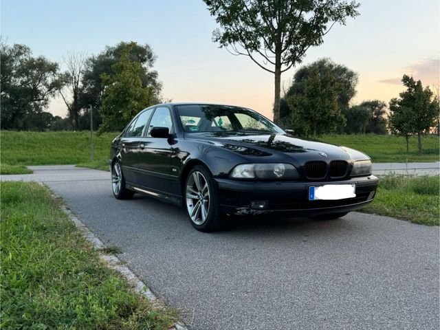 BMW 528i Carbonschwarz