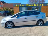 Toyota Prius 1,8H+Navi+Head Up+Tempomat+Klima+Keyless - Toyota aus 2011 mit Hybrid-Antrieb