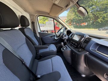 Opel Vivaro - 11
