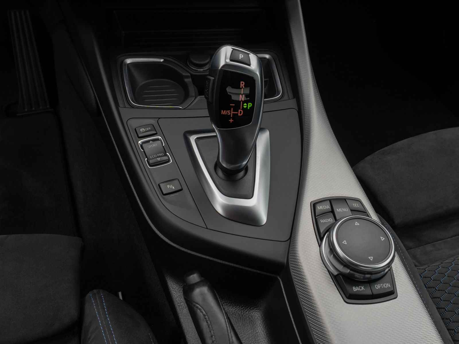 Fahrzeugabbildung BMW 228i Coupé M Sport NaviPro DAB HiFi Xenon PDC
