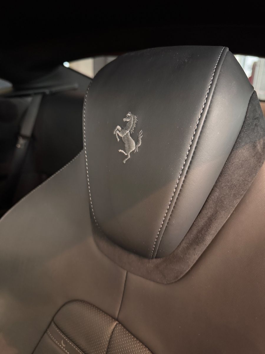 Fahrzeugabbildung Ferrari Roma*Full Carbon*Belüftete Si.*ADAS*360° Kamera*
