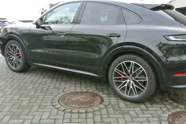 Porsche Cayenne Coupe GTS,sport des,18" wege,AHK,3 displ