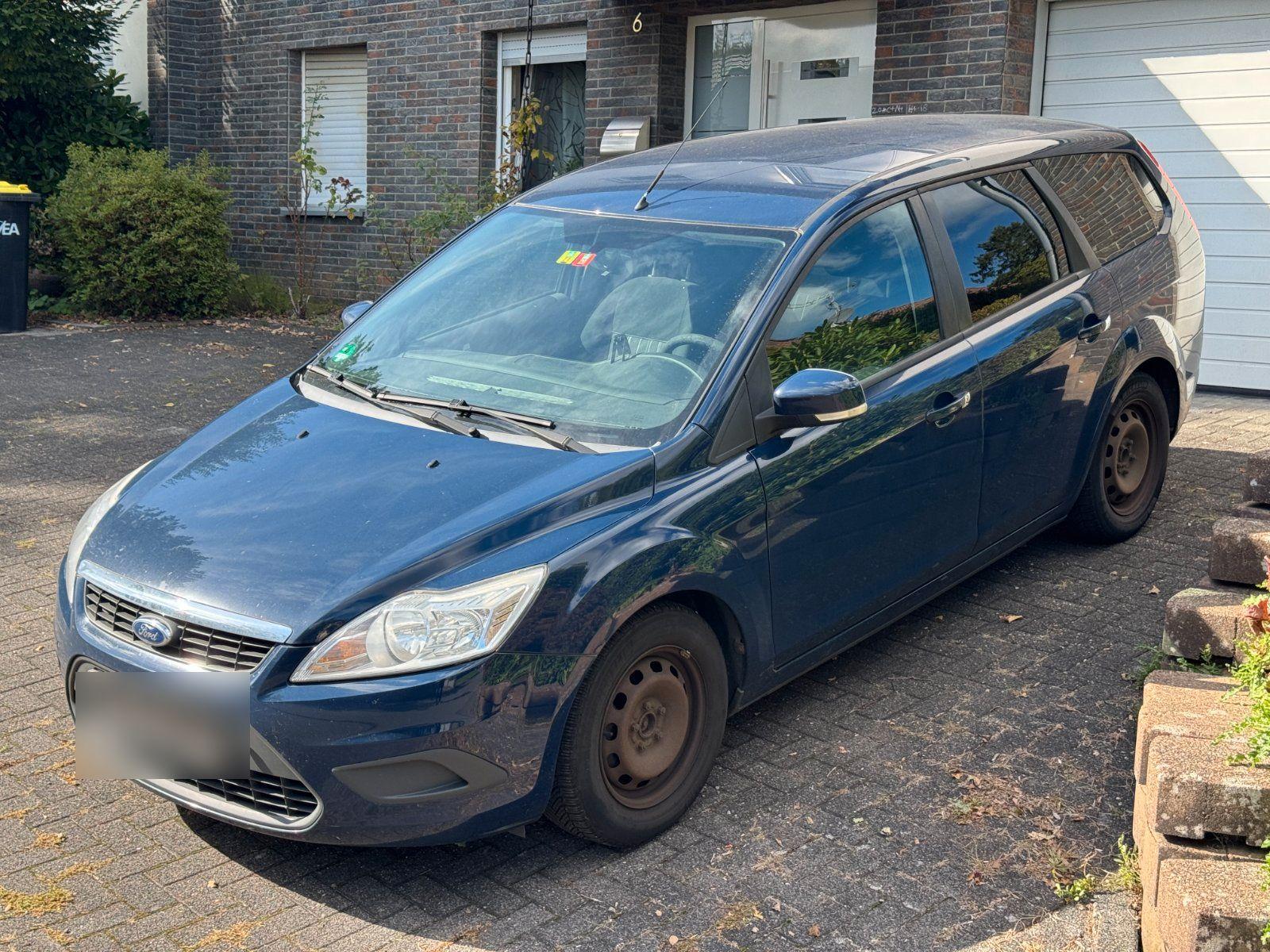Ford Focus 2009 — interior