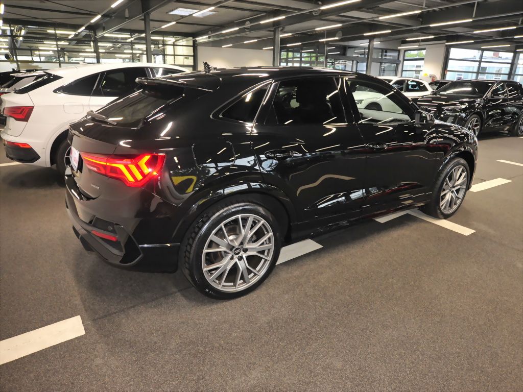Audi Q3 Sportback 45 TFSI quattro S line Navi Matrix foto 4