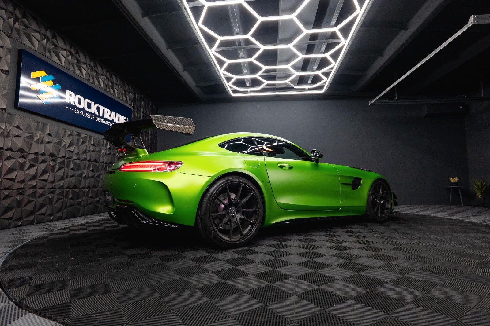 Fahrzeugabbildung Mercedes-Benz AMG GT R Coupe TIKT Performance | 750PS | Carbon