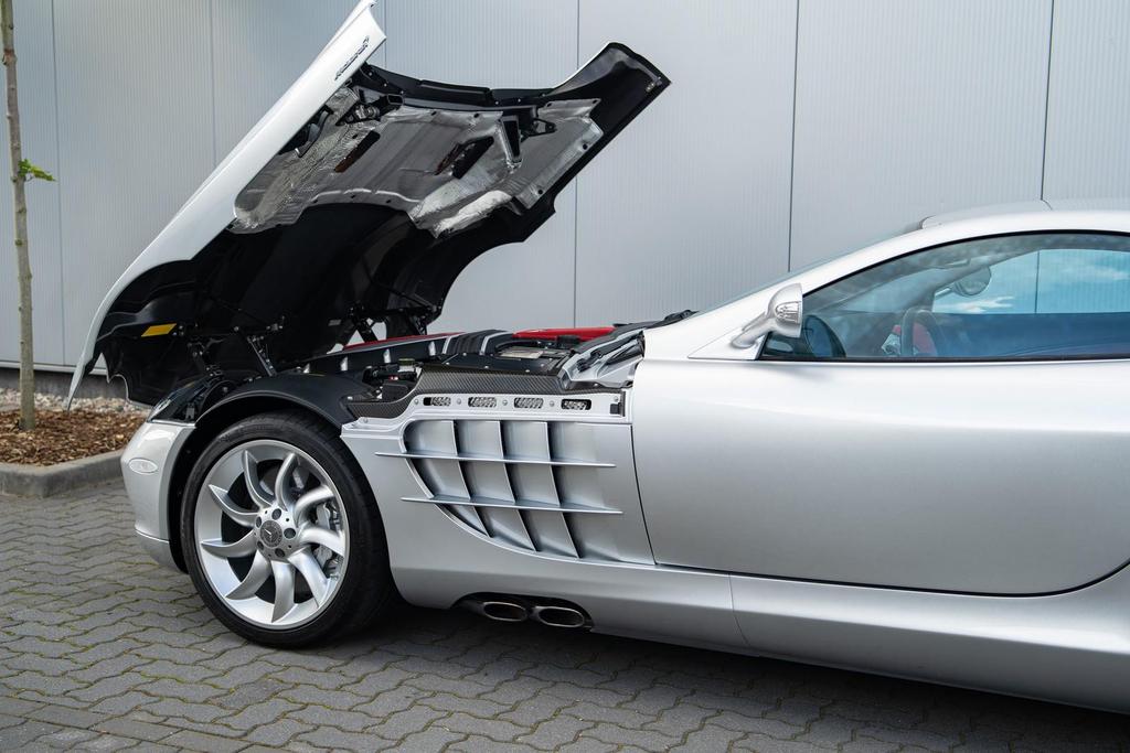 Mercedes-Benz SLR
