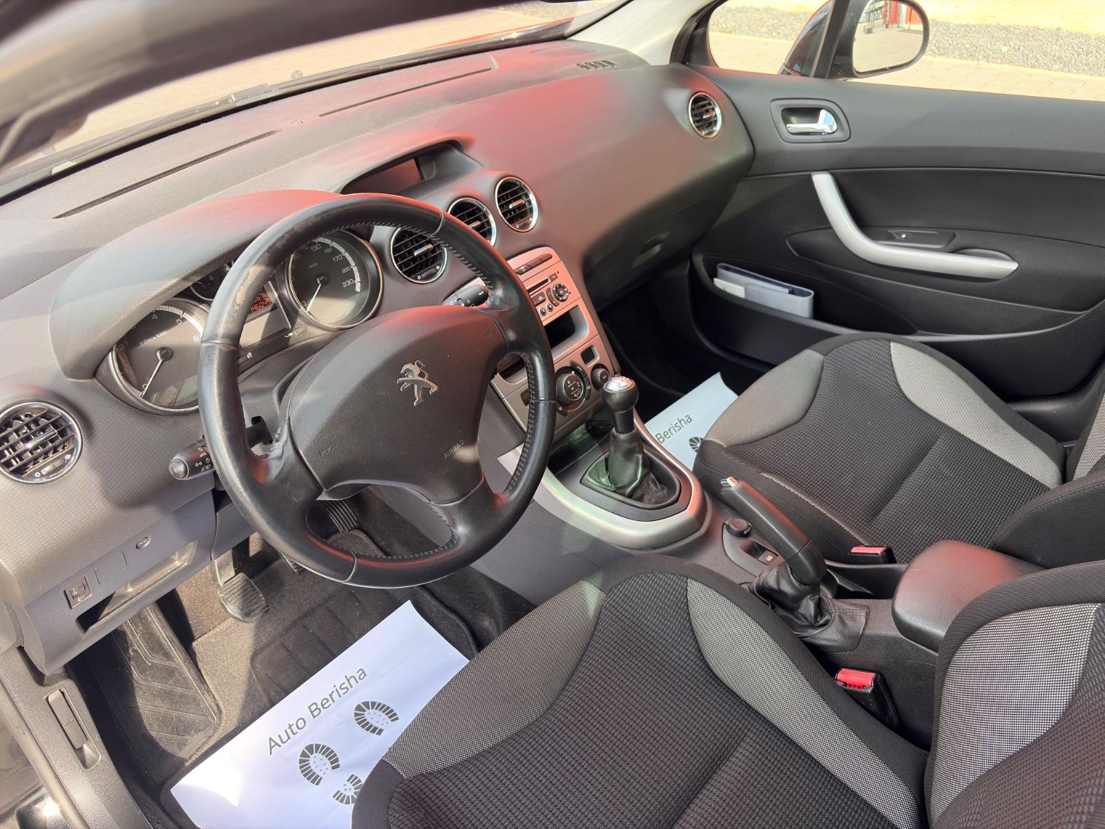 Peugeot 308 2012 — photo 12