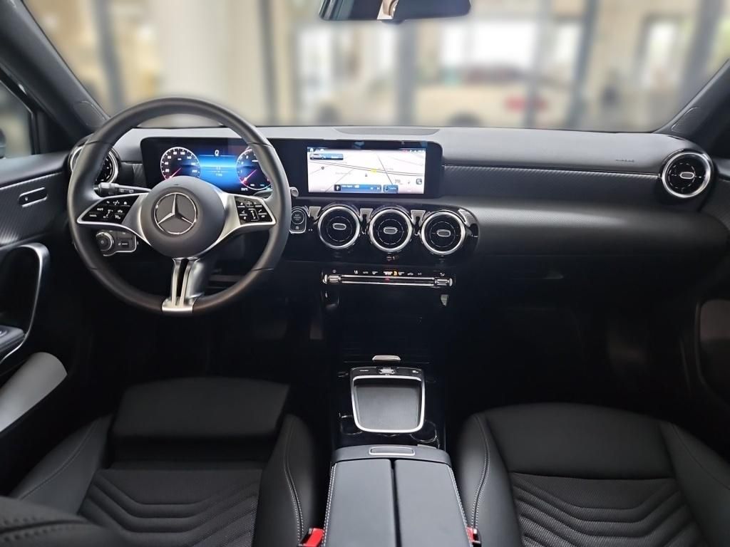 Fahrzeugabbildung Mercedes-Benz A 180 Progressive Navi KAM SpurH LED SHZ RDK