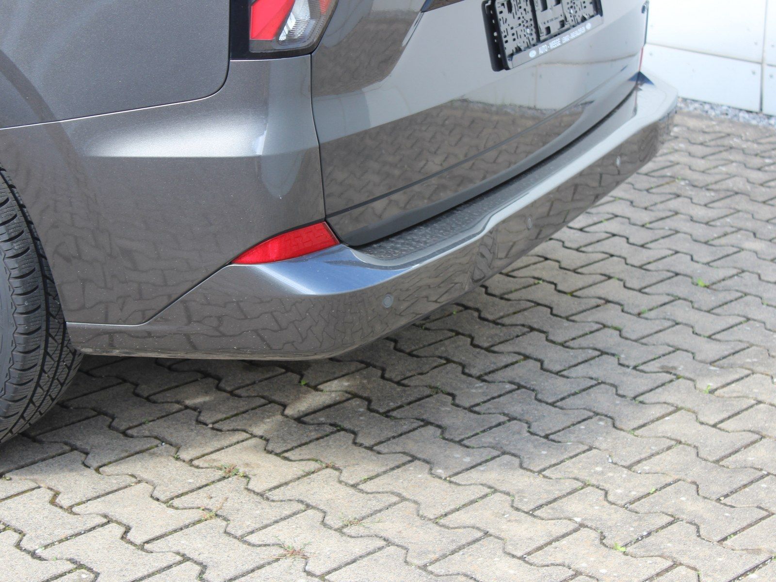 Fahrzeugabbildung Ford Tourneo Custom 320 L1 Tourneo Titanium X AWD