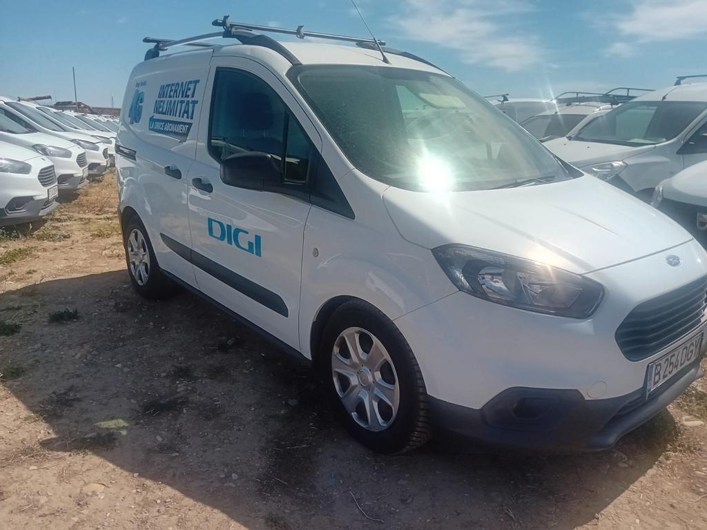 Ford COURIER 2020