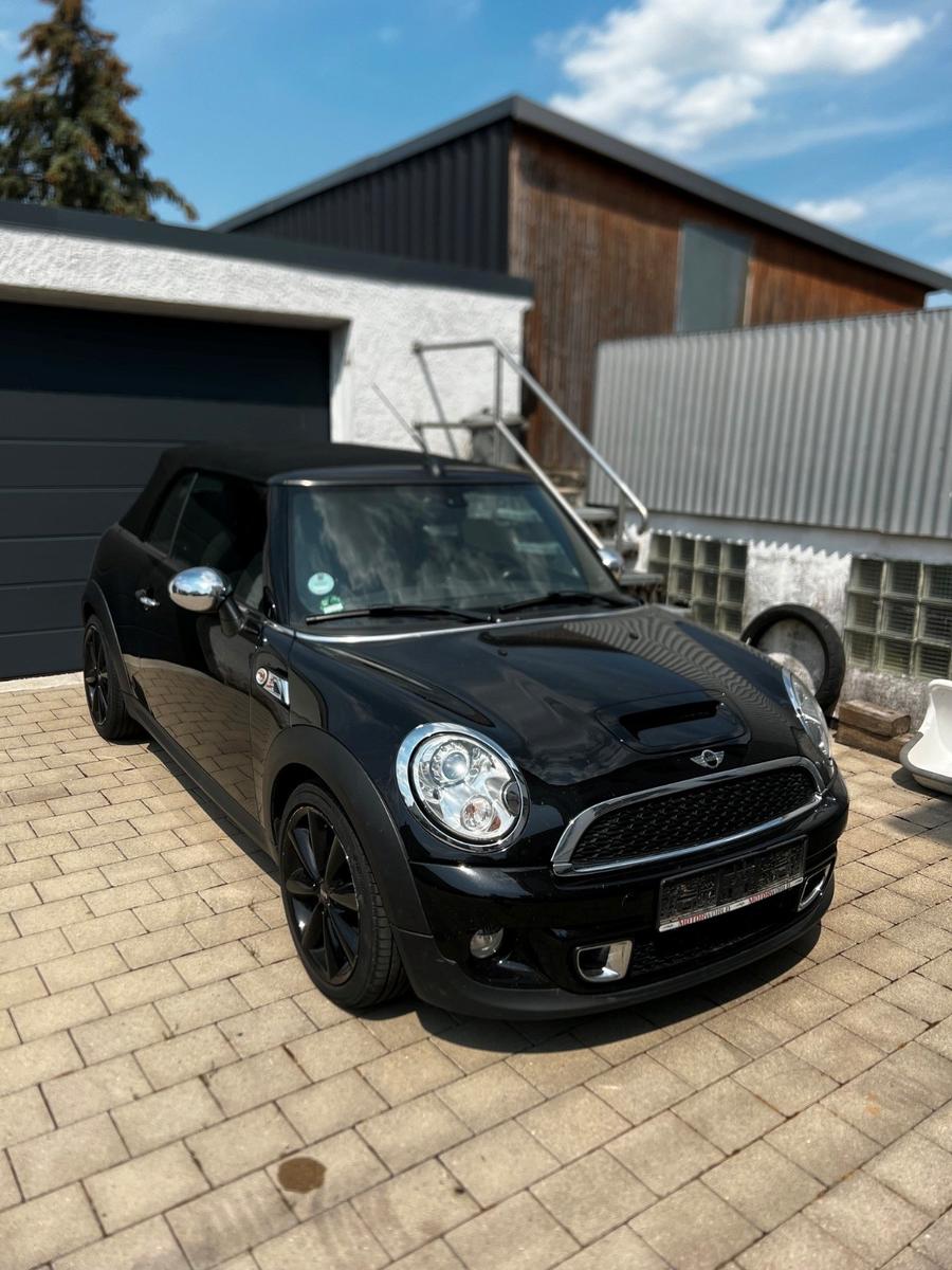 MINI Cooper S Cabrio 184PS | Midnight Black Metallic 