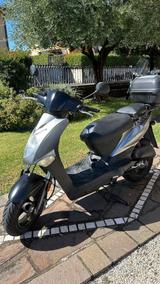 Kymco Agility 50 R12 con bauletto post - KYMCO ROLLER AGILITY 50