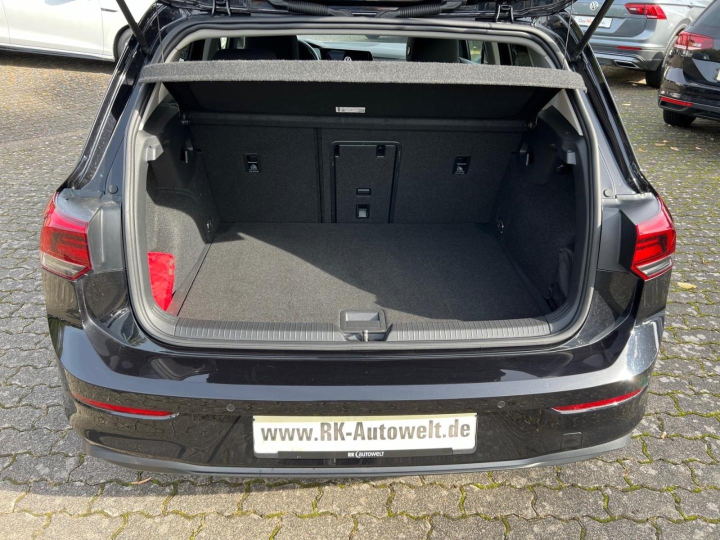 Volkswagen Golf VIII United 1.5 TSI BMT Alu 18 Navi PDC SHZ, миниатюра 8