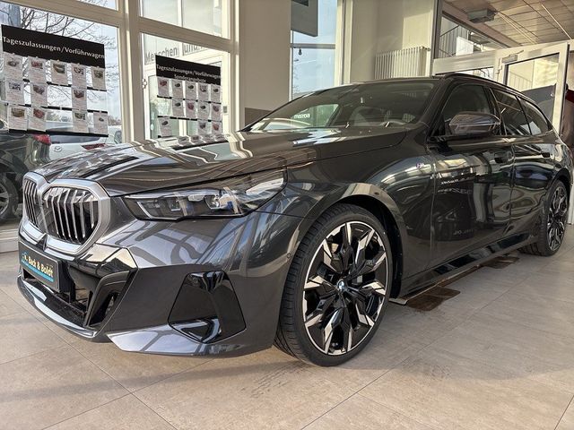 BMW 540d Touring xDrive*MSPORT,PANO,H&K,HEAD-UP,AHK*